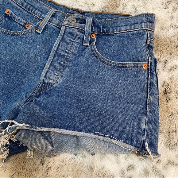 Levi’s 501 High Rise Cutoff Jean Shorts - Picture 2 of 7